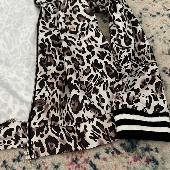 Leopard Print Jacket - Picture 4 of 5